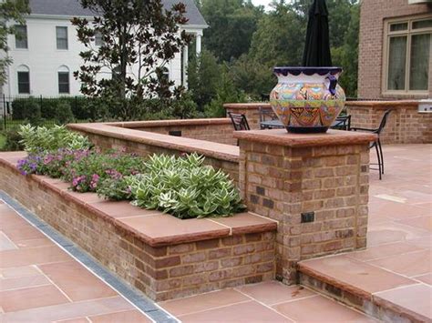 Planters Like This In The Front Brick Planter Front Yard Patio