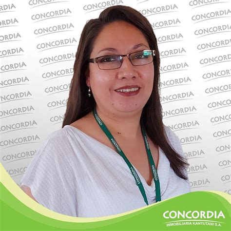 Verónica Martinez Asesora Comercial Cementerio Concordia Cochabamba