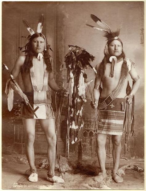 two cheyenne in dance costume huffman and barthelmess Монтана период 1885 ureinwohner