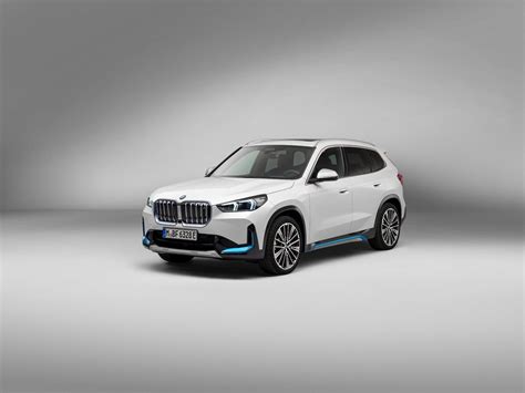 Bmws Electric Vehicle Line Up Welcomes The All Electric Ix1 Suv