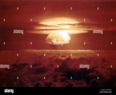 Castle Bravo Explosion Hi Res Stock Photography And Images Alamy