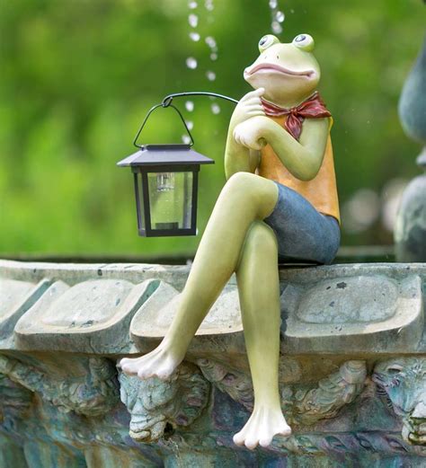 Indooroutdoor Sitting Frog Sculpture With Solar Lantern Animal Décor