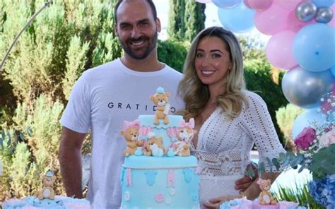 Последние твиты от eduardo domínguez (@eduardominguez). Covid19: esposa de Eduardo Bolsonaro diz que testou ...