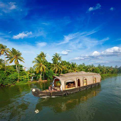Amazing And Romantic Backwaters In Kerala Best Holiday Finder