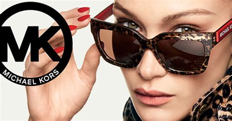 Versace est une marque à la mode et représente le style de vie des amoureux du luxe glamour, et de ceux qui désirent se distinguer par leur style unique et personnel. Lunettes de soleil Michael kors Originales meilleur prix ...
