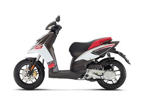 Join the 13 aprilia sr 50 street discussion group or the general aprilia discussion group. 2016 Aprilia SR Motard 50 Review