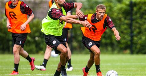Hij haalt het maximale uit een spelersgroep en uit jeugdige spelers, kijk maar naar appie harroui, dervisoglu, ache. Optimisme bij Sparta op eerste training ondanks aanstaand ...