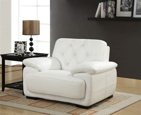 The viaggio chair will look good in any setting, whether home or office. Contemporary White Leather Tufted Arm Chair - Contemporary ...