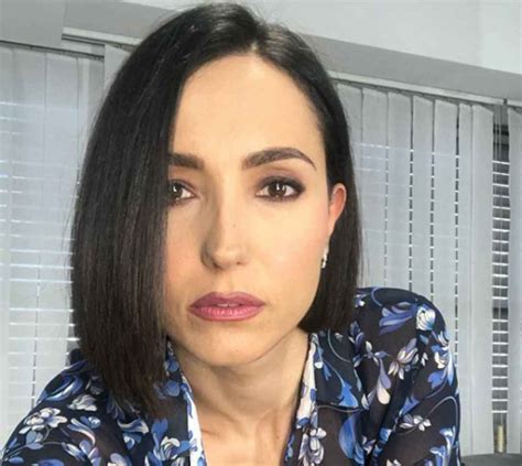Il cantante smentisce voci di rottura tra al bano e loredana lecciso, ma il cantante di cellino san marco ha voluto prontamente smentire l'indiscrezione Caterina Balivo "in crisi col marito?": la foto preoccupa ...