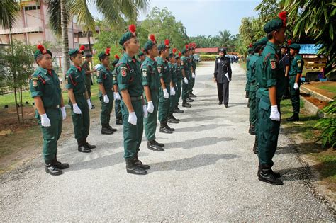 Karnival pasukan badan berunifrom sekolah rendah. Unit Beruniform SMKA Simpang 5 - CR: Kadet Remaja Sekolah