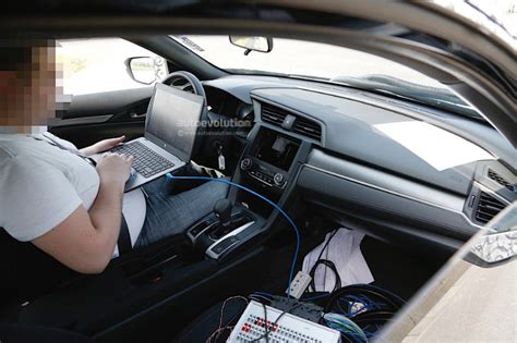 Interiornya didesain dengan menggunakan konsep shopisticated futuristic cockpit jadi. 2017 Honda Civic Hatchback Interior Spied - 10th Gen Civic ...