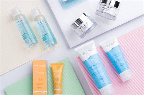 Terlebih lagi harga produk wardah kosmetik dari tiap jenisnya sangat bersahabat sehingga bisa di jangksu oleh semua kalangan masyarakat. Harga Produk Kosmetik Wardah Indonesia - Terbaru 2021