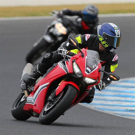 My fastest lap of phillip island 3/1/2019. First track day at Phillip Island. Life time experience ...