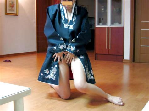 Korean Hanbok Dame Showcasing Zb Porn