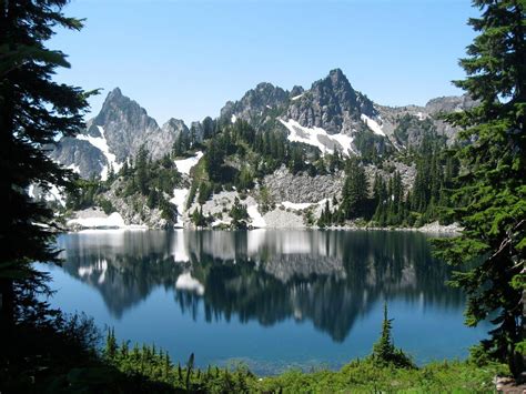 Ross Lake In The North Cascades Of Washington State This Cute Resort