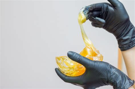 · volevo sapere se in gta è possibile sbloccare. Pasta di zucchero o miele di cera per la rimozione dei capelli con mani di guanti neri ...