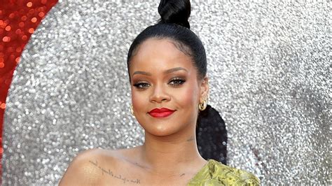 Rihanna Triunfa En Redes Sociales Con Sus Fotos Sin Maquillaje