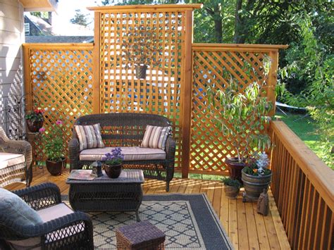It could also be made with lath or 1x2. Using Lattice For Privacy On A Deck, Wooden Dog Beds Diy ...