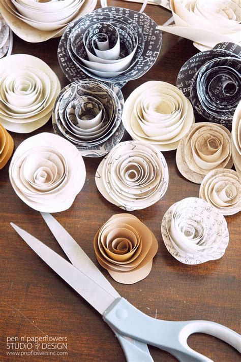Learn simple and very easy to make these realistic paper flower wall decor for ur living room, bed room , nursery room. Pen + Paper Flowers: SHARE | DIY Paper Flowers : SNAP ...