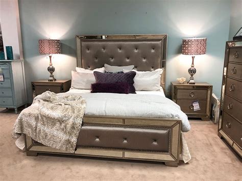 Pulaski Bedroom Set For Sale Pulaski Farrah King Upholstered Panel