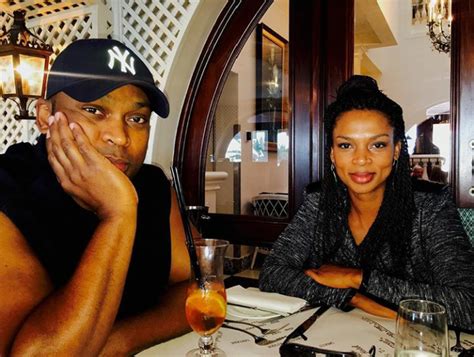 She is best known as the wife of greg kelly, the host of greg kelly reports, on newsmax tv. SA Celebs That Look Like They Could Be Related - Youth Village