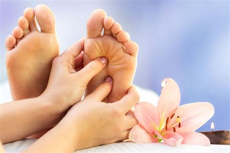Foot Massage What To Expect The Surprising Health Benefits Heal Me
