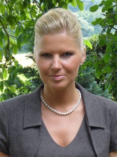 Von altersvorsorge über girokonto bis versicherung: Yvonne Otto - Bilder, News, Infos aus dem Web