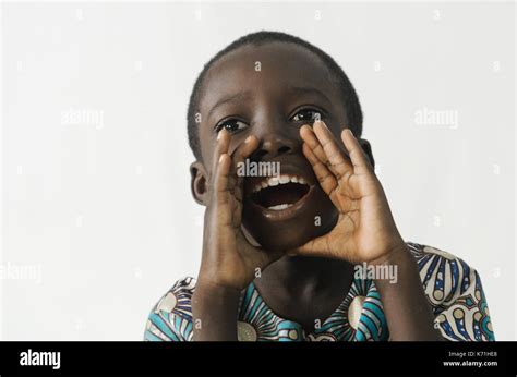 Niño Negro Llorando Fotografías E Imágenes De Alta Resolución Alamy