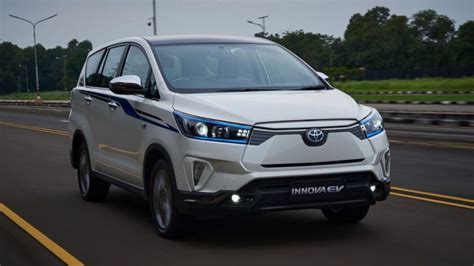 Is This The Full Model Change Toyota Innova We Re Seeing Or Do Our Eyes Deceive Us YugaAuto