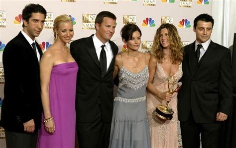 Join us if you wanna see a f•r•i•e•n•d•s reunion ! The Friends Reunion special has completed shooting - Film & TV - Images