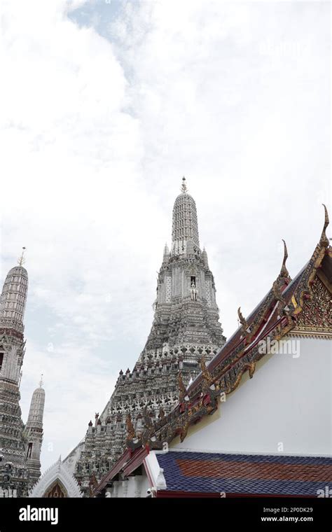 Wat Arun Pagoda Stock Photo Alamy