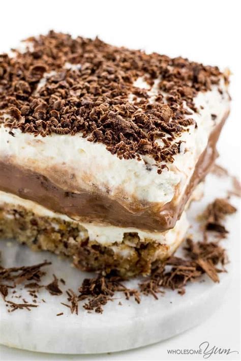 These easy keto desserts and sweets will satisfy your craving, be it cheesecake, cookies, chocolate, cake, or ice cream, among others. 25 Quick & Easy Keto Dessert Recipes Perfect For Beginners