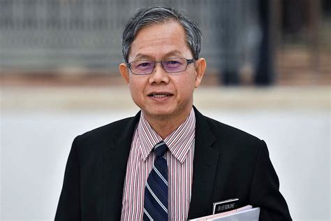 Lee boon chye merupakan seorang pakar kardiologi yang membuat keputusan untuk menyertai reformasi sejak 1999. The Health Ministry Is Proposing To Make Vaccines Compulsory