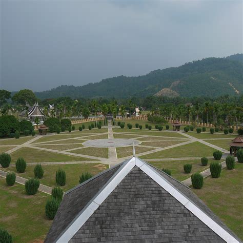 Seri menanti museum is an old palace with traditional. Dunia yang Kutemui: Muzium Diraja Seri Menanti, Kuala Pilah