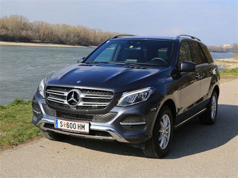 I reviewed the mercedes gle 350 because it is the cheapest model to buy into the incredible looking gle. Mercedes GLE 350 d 4Matic - Testbericht
