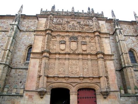 It was founded in 1218 under alfonso ix , but its real beginnings date from 1254. Victorian Secrets: Salamanca, la ciudad dorada.