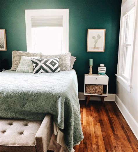 20+30+ Green Wall Bedroom Ideas