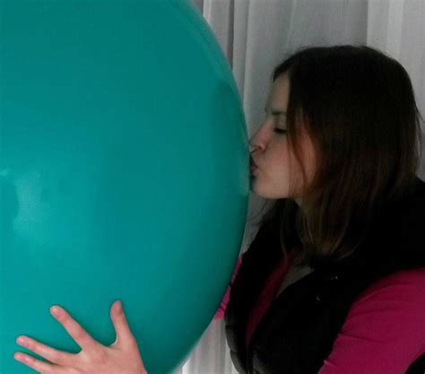 Pin Von Hunter Looner Auf Girls With Balloons Luftballons Frau