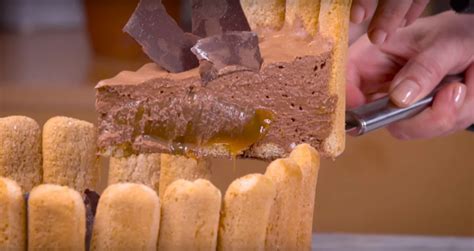 *también hacemos en su versión chocolate! Torta de vainilla con mousse de chocolate rellena de dulce ...