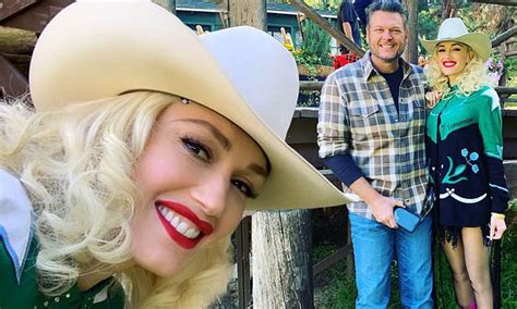 Gwen Stefani Shows Country Style In A Cowboy Hat And Pink Boots With