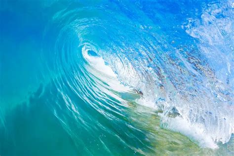 Beautiful Blue Ocean Wave — Stock Photo © Epicstockmedia 8469477