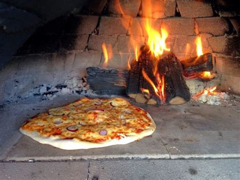 Transfer the wet mush into your mold, squeezing out as much excess water as you can. This Man Built A Brick Pizza Oven In His Own Backyard (15 ...