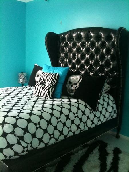 Skull Bed With Studs In Black Black Tufted Headboard Tufted