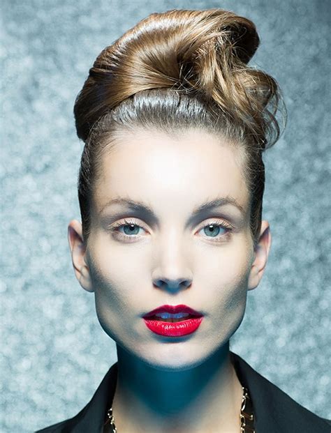 You can also play with your favorite colors to enhance the texture of your hair. Updo Hairstyles For Round, Square Oval Faces 2018 - 2019
