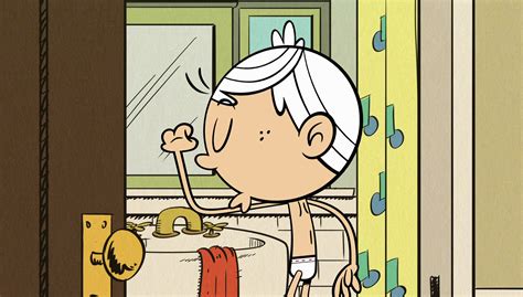 Image S1e02b Lincoln Kissing His Musclepng The Loud House