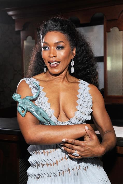Pictured Angela Bassett Best Pictures From The 2019 Sag Awards