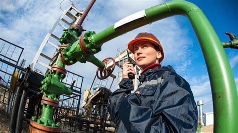 How To Become A Petroleum Engineer Career Girls Explore Careers