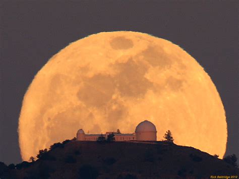 Its Full Of Stars — Lick Observatory Moonrise Image Credit