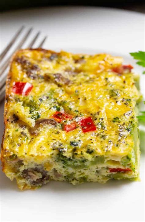 Easy Cheesy Sausage And Egg Casserole Everyday Eileen