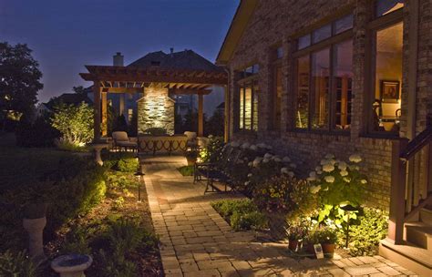 Path Lighting Outdoor Lighting In Chicago Il Outdoor Accents
